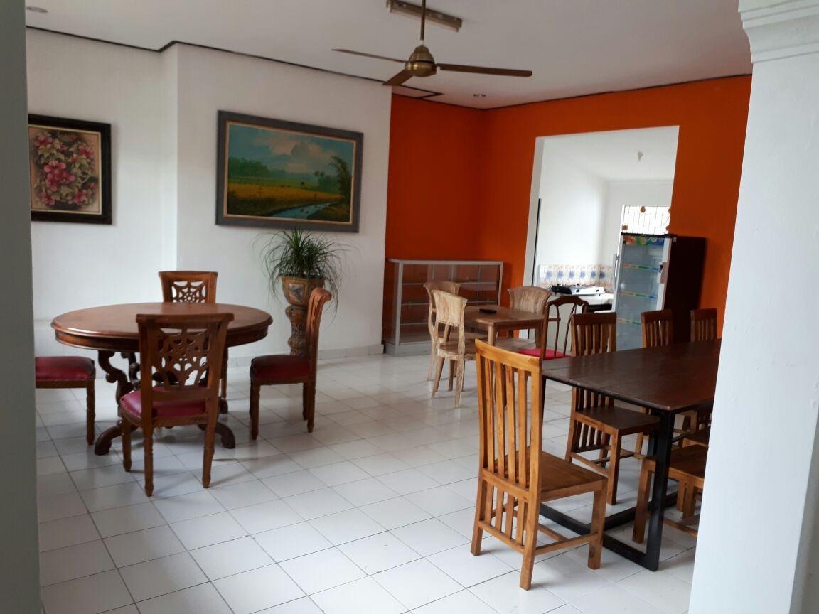 Albergue Anggrek Mas Bed & Breakfast