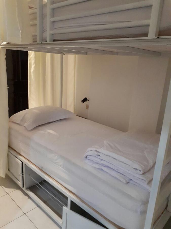 Anggrek Mas Bed & Breakfast Albergue