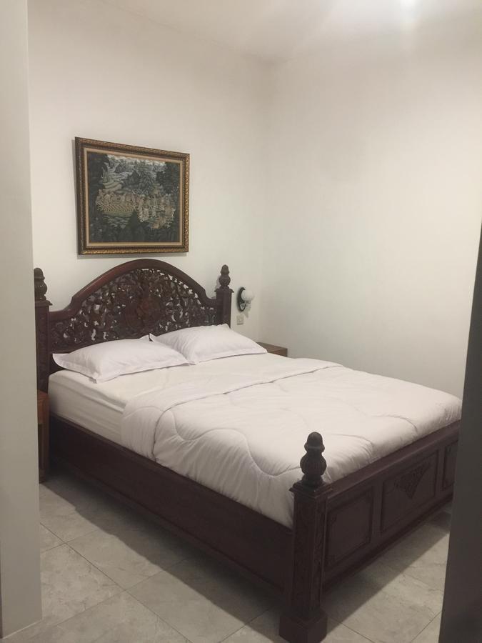 Anggrek Mas Bed & Breakfast Albergue
