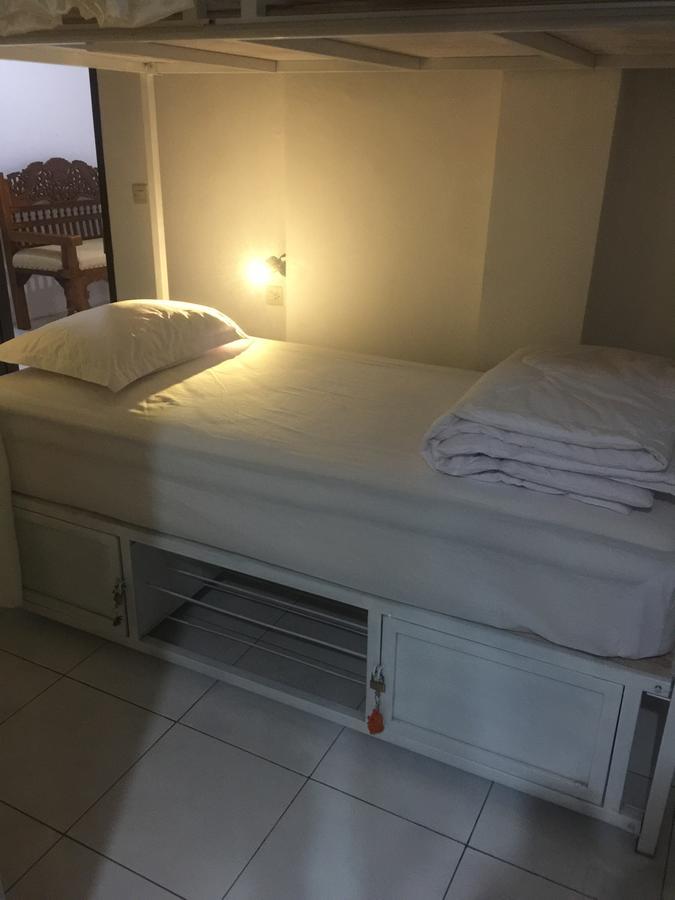 Anggrek Mas Bed & Breakfast Albergue *